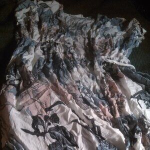 White Patterned Short Sleeve Robe (Wrap) (Size Small)